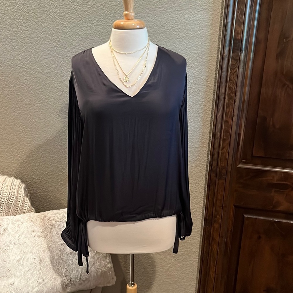 Naked Zebra Gray Long Sleeve Adjustable Tie Blouse